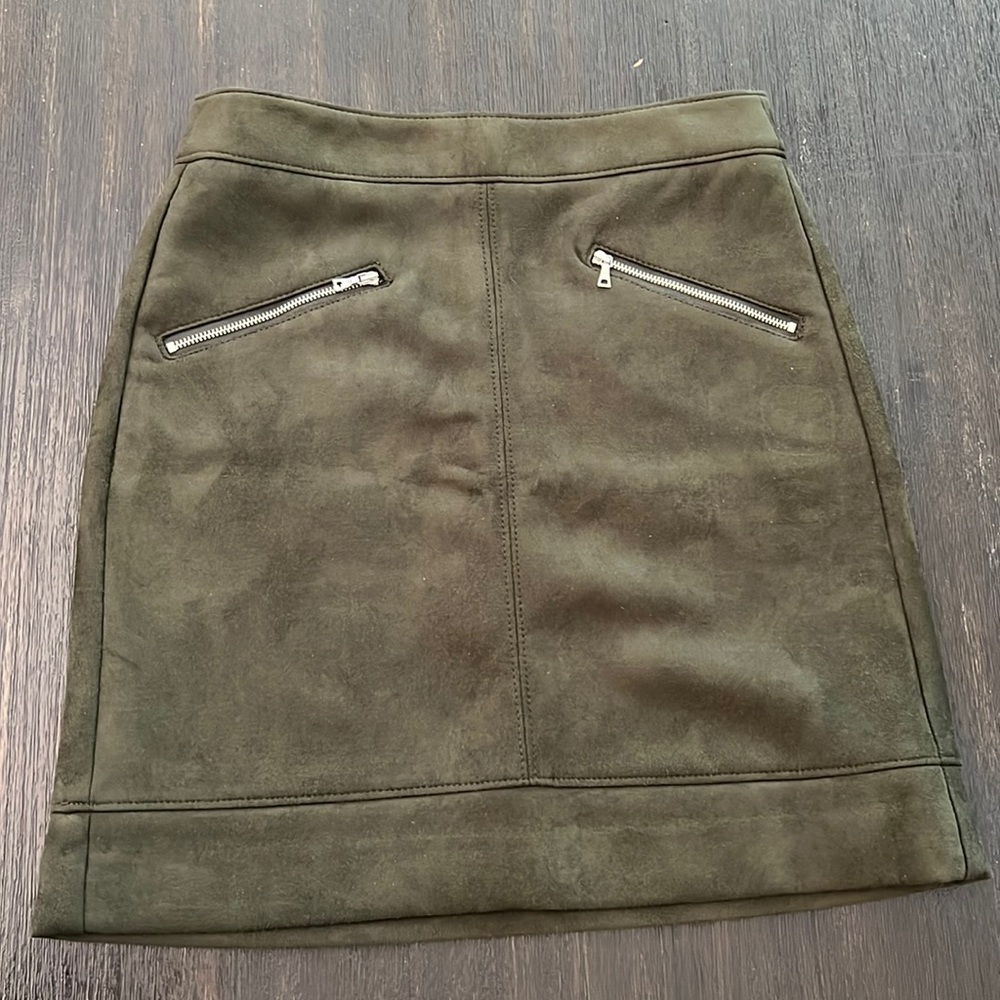 Loft 00P high rise suede skirt